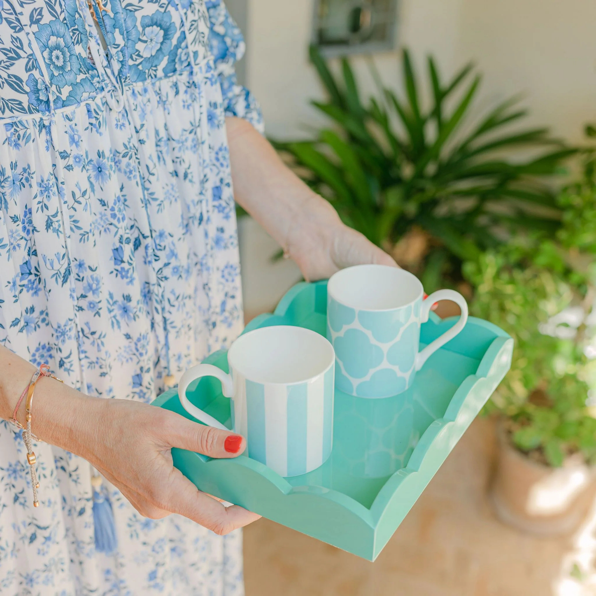 Turqoise Small Lacquered Scalloped Tray